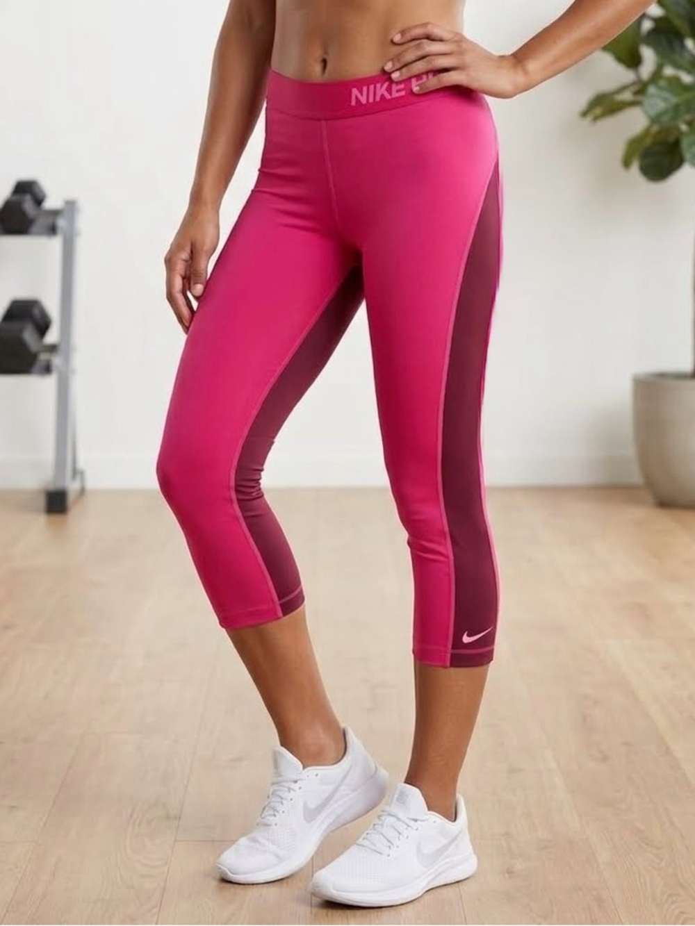 Nike Pro Two-Tone Capri Leggings in Fuchsia Force/Deep Garnet/Hyper Pink Medium